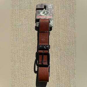 Mossy Oak Brown Leather Belt with Black Buckle